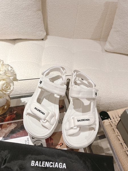 Balenciaga Imported cowhide beach shoes