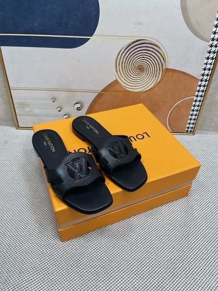 Louis Vuitton Sheep lined slippers