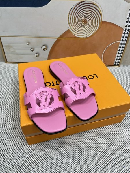 Louis Vuitton Sheep lined slippers