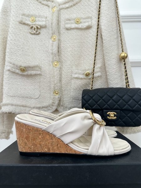 Chanel round buckle cross strap slippers