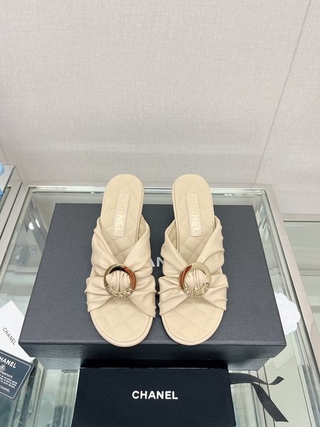 Chanel Cross strap round buckle slippers