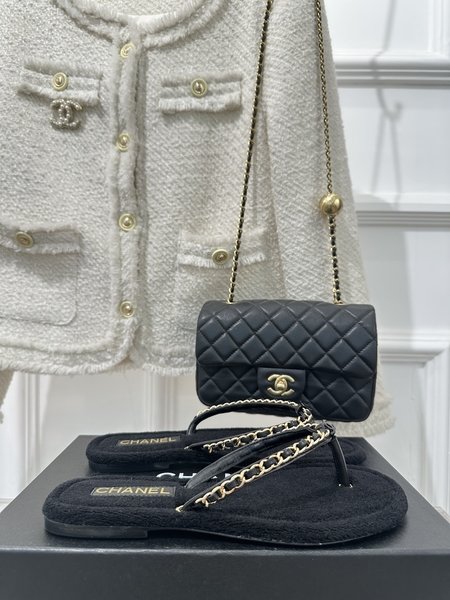 Chanel chain flip flops