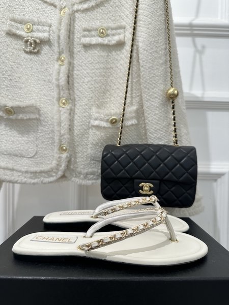 Chanel chain flip flops