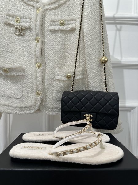 Chanel chain flip flops