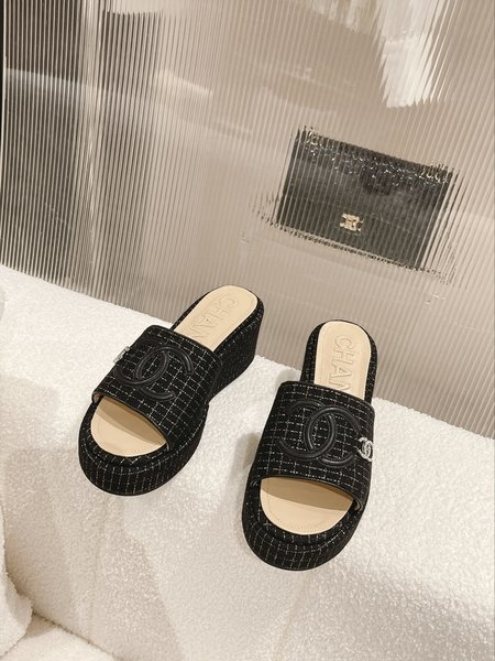 Chanel Thick sole woolen slippers