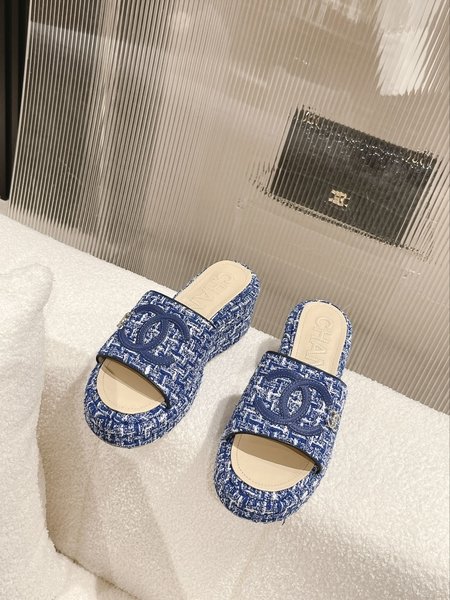 Chanel Thick sole woolen slippers