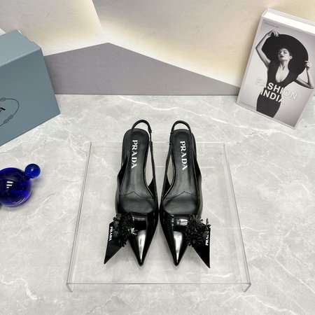 Prada Women s shoes with pointed toe and empty back flowers