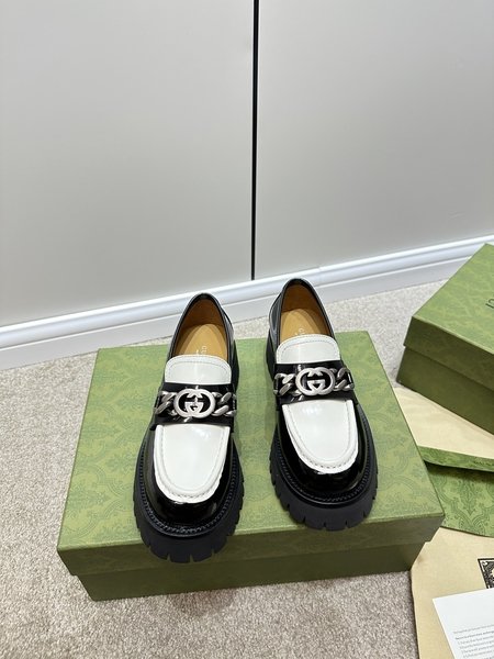 Gucci Cowhide loafers