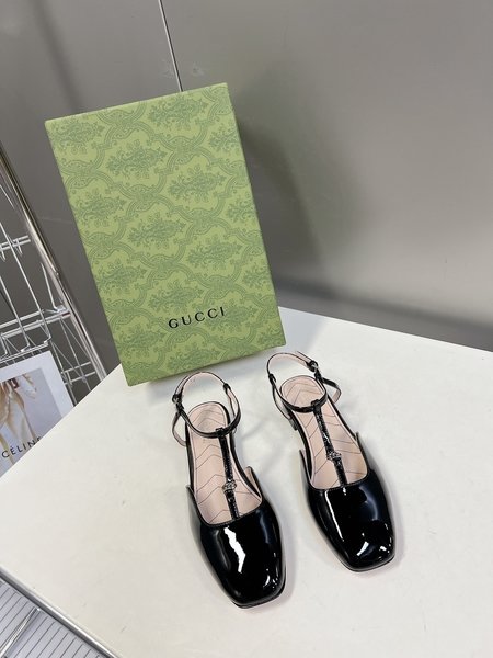 Gucci Imported cowhide hollow women s shoes