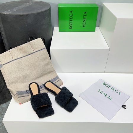 Bottega Veneta Plush woolen flat and high-heeled slippers