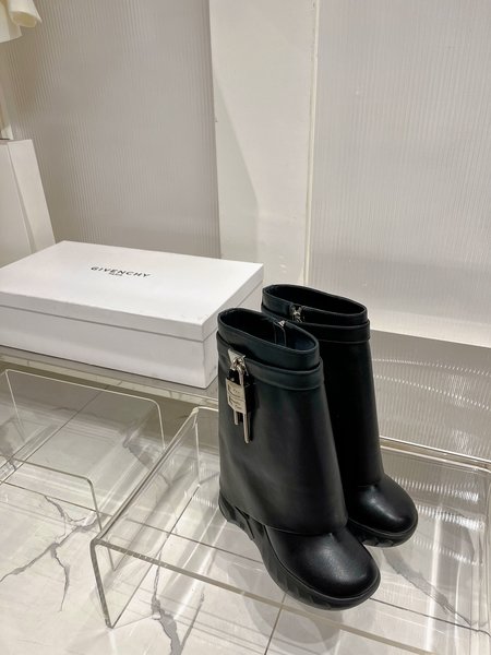 Givenchy Pebbled leather short boots