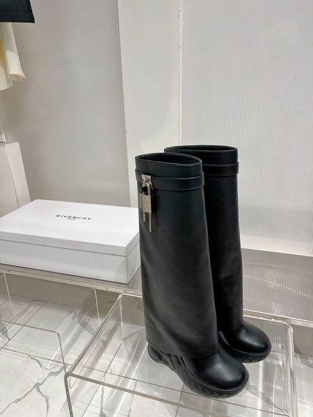 Givenchy Pebbled leather boots