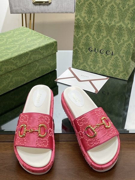 Gucci horsebit slippers