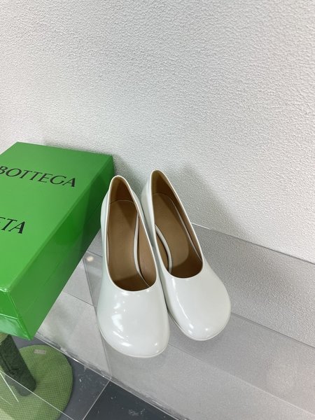 Bottega Veneta Atomic series round heel open heel women s shoes