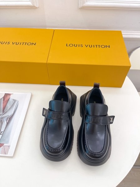 Louis Vuitton Retro thick-soled loafers