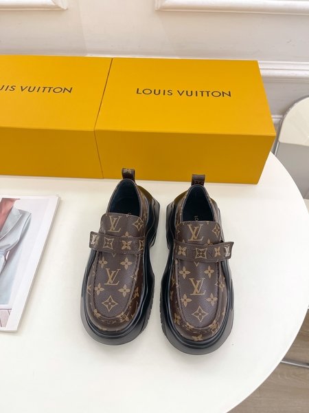 Louis Vuitton Retro thick-soled loafers