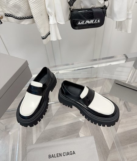 Balenciaga Thick-soled loafers