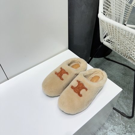 Celine Lamb wool toe-cap fur slippers