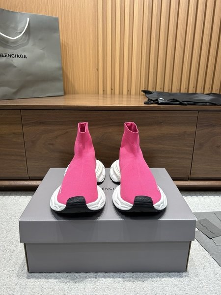 Balenciaga retro casual sneakers