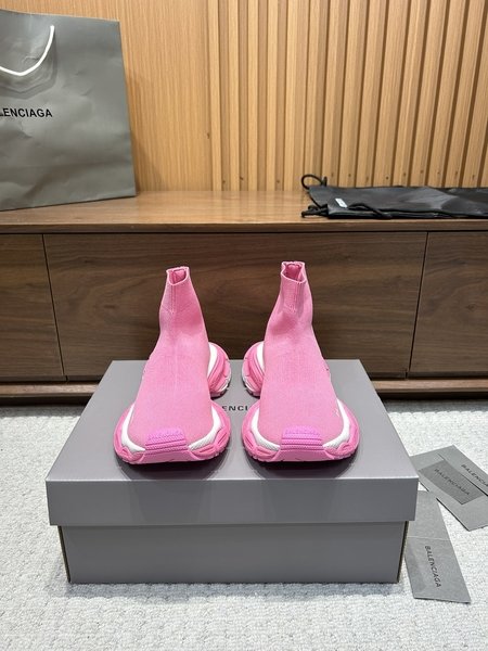 Balenciaga retro casual sneakers