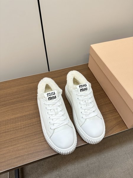 Miu Miu retro casual white shoes