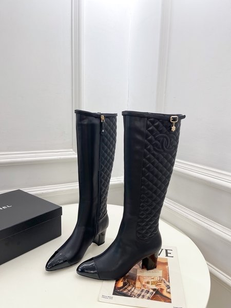 Chanel Classic electric embroidered chunky heel short boots