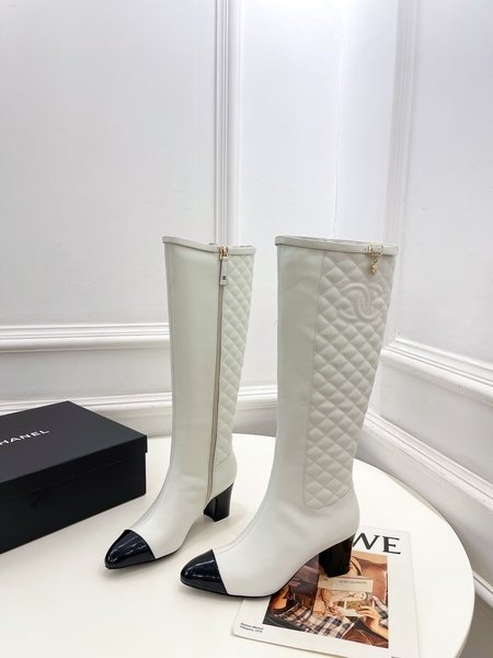 Chanel Classic electric embroidered chunky heel short boots