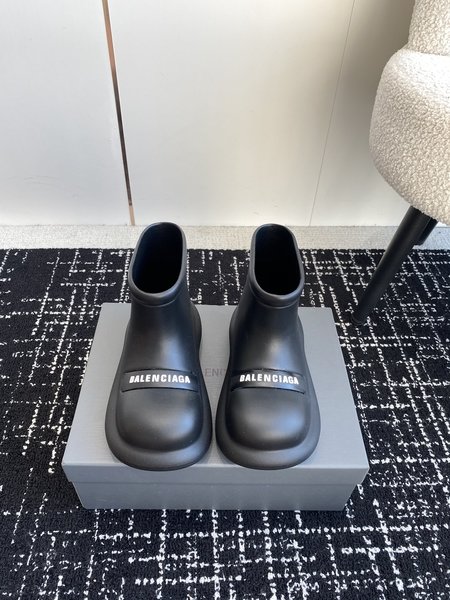 Balenciaga Baby toe rain boots