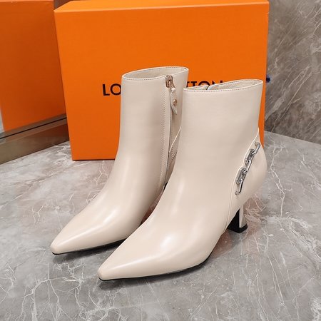 Louis Vuitton New pointed toe boots