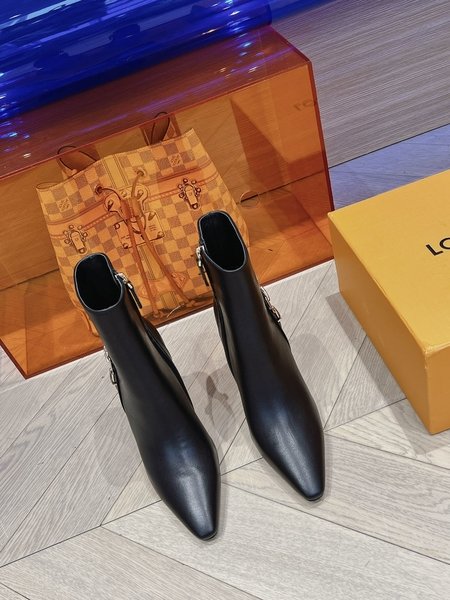 Louis Vuitton Imported calfskin boots