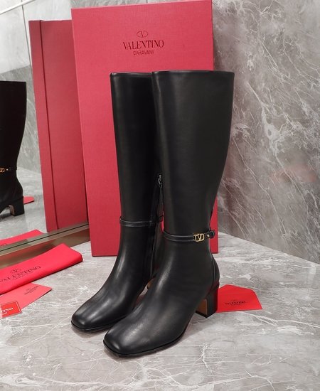 Valentino High version thick heel hollow V Logo motorcycle boots