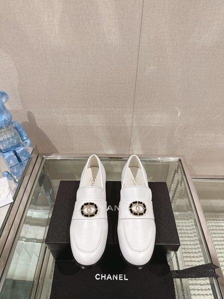 Chanel New round buckle rhinestone loafers