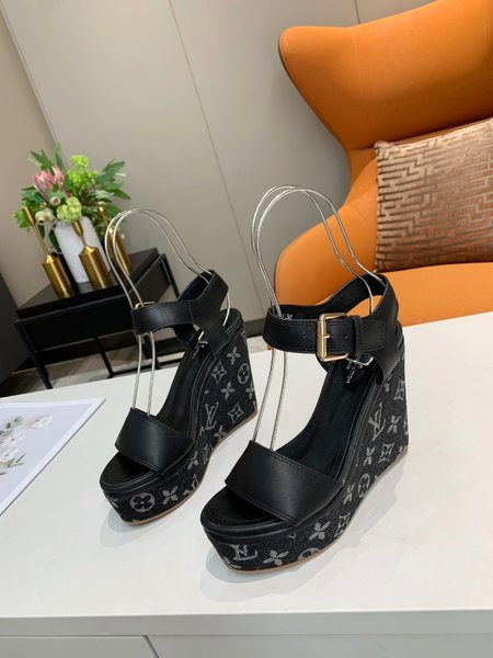 Louis Vuitton Platform sandals