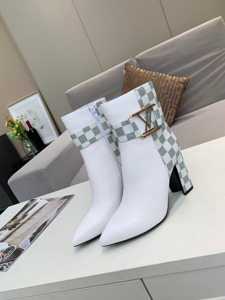 Louis Vuitton LV generous buckle women s boots