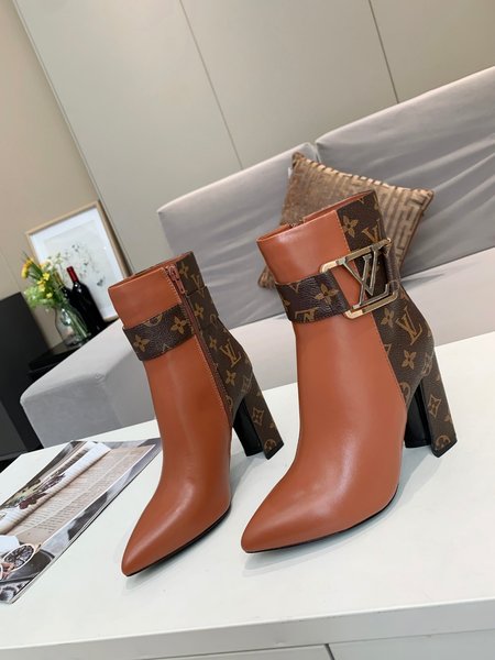 Louis Vuitton LV generous buckle women s boots