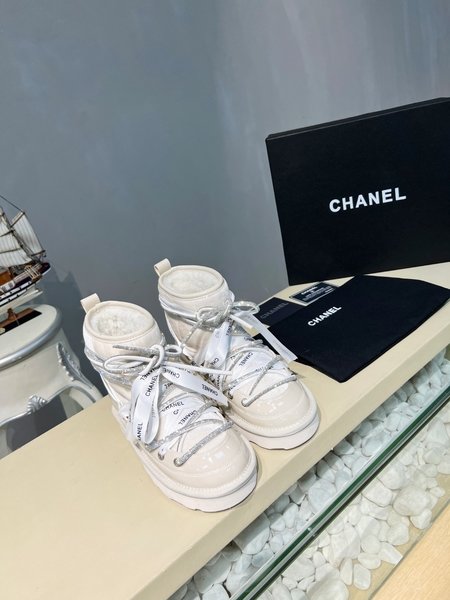 Chanel Eco-friendly mirror leather snow boots