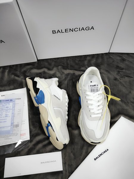 Balenciaga Sneakers Triple-s