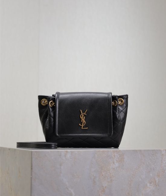 Yves Saint Laurent YSL Mini Nolita Quilted Flap Bag 672738