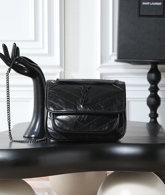 Yves Saint Laurent YSL Niki 22cm Oil-Wax Leather Crossbody Bag with D-Rings 633151/633160