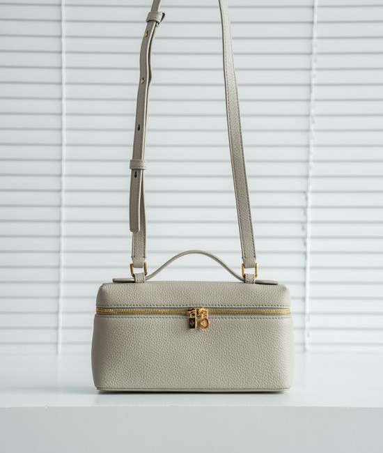 Loro Piana Extra Pocket Elegant Versatile Crossbody Bag 3796
