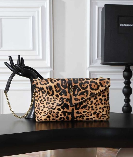 Yves Saint Laurent YSL LE Envelope Chain Clutch 769307
