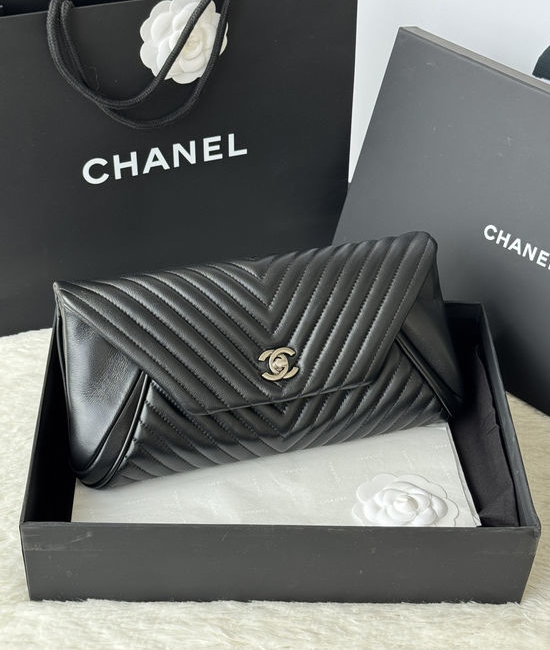 Chanel Lambskin V-Quilted Clutch Bag 9855
