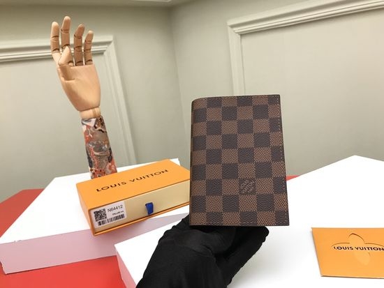 Louis Vuitton LV Damier Ebene Passport Holder N64412