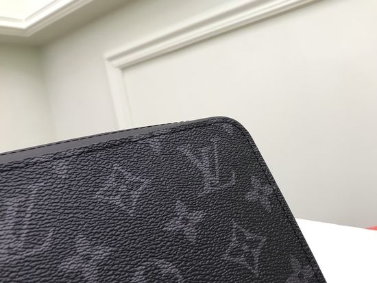 Louis Vuitton LV Zippy XL Wallet M61698