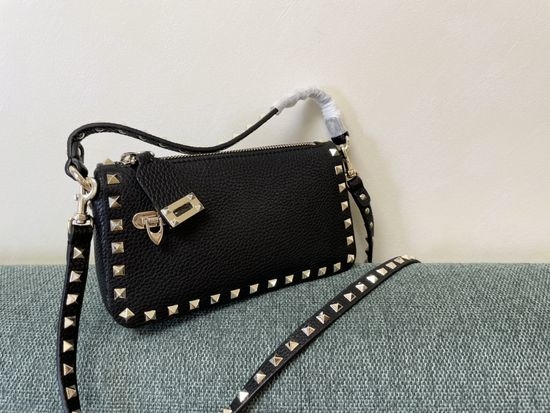Valentino Garavani Rockstud Grainy Leather Crossbody Bag 5500