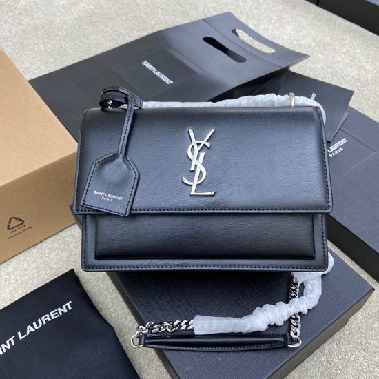 Yves Saint Laurent YSL Classic Leather Messenger Bag 442906