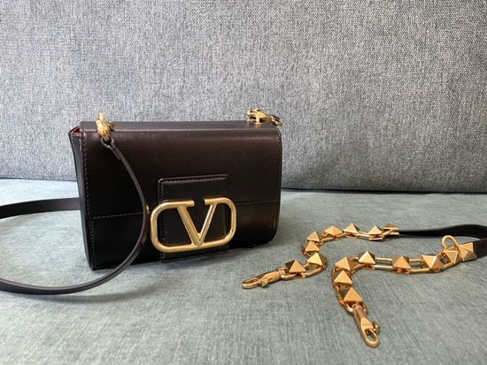 Valentino V LOGO Chain Shoulder Bag 0777