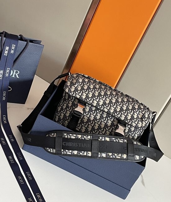 Christian Dior CD Explorer Oblique Jacquard Messenger Bag 93353