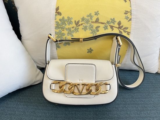 Valentino VLOGO CHAIN Small Cowhide Bag 1081