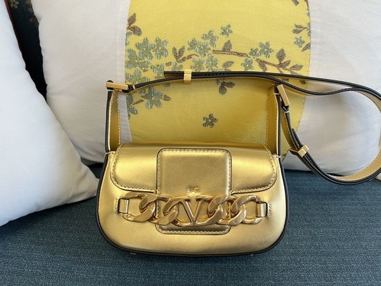 Valentino VLOGO CHAIN Small Cowhide Bag 1081